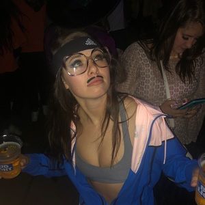 Meet your Posher, Ashleigh